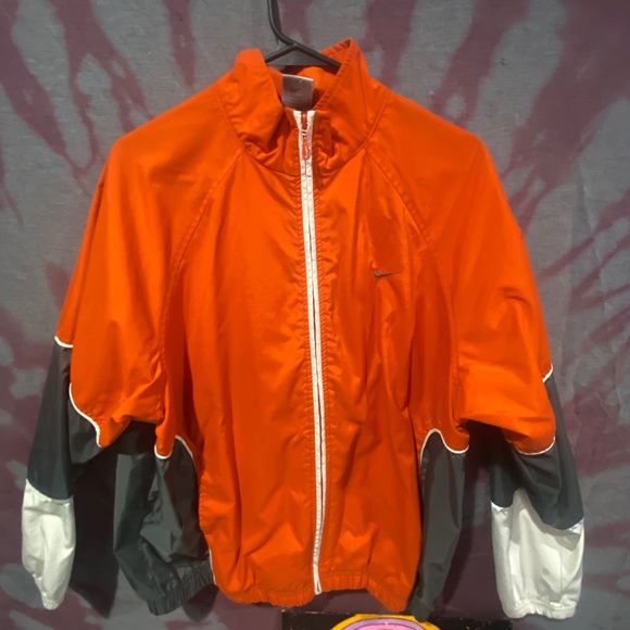 i got it thrifting & i can’t style it to it’s abilities - Picture 1 of 2